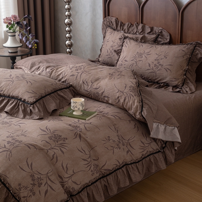 91家纺网 家纺一手货源 找家纺 芯贝儿 2025新款加厚原麻复古风亚麻皱皱双层纱水洗m花边四件套 叙语时光