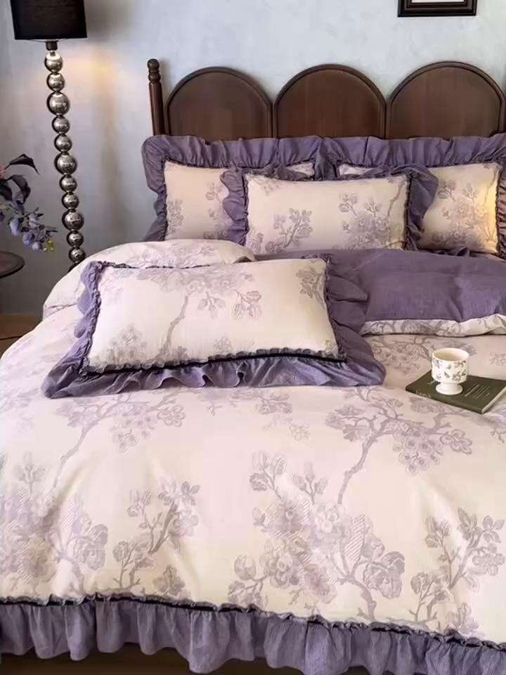 91家纺网 家纺一手货源 找家纺 芯贝儿 2025新款加厚原麻复古风亚麻皱皱双层纱水洗m花边四件套 紫嫣