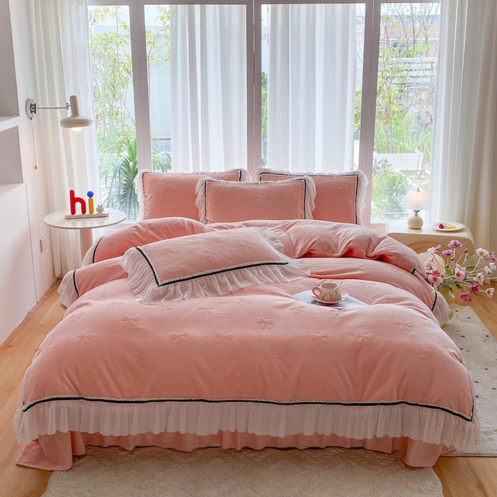 91家纺网 家纺一手货源 找家纺 恋尚羽家纺 2025新款韩版全消光烂花牛奶绒床盖四件套 蝴蝶-粉玉
