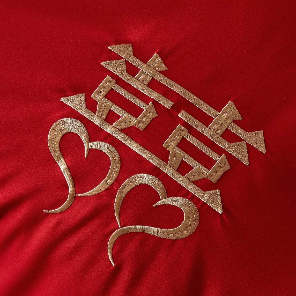 91家纺网 家纺一手货源 找家纺 丰淘家纺 2025新款新中式婚庆磨毛刺绣四件套 花间喜事