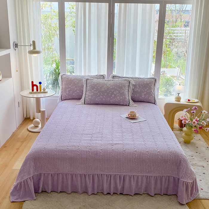 91家纺网 家纺一手货源 找家纺 恋尚羽家纺 2025新款韩版全消光烂花牛奶绒床盖四件套 樱花-紫色