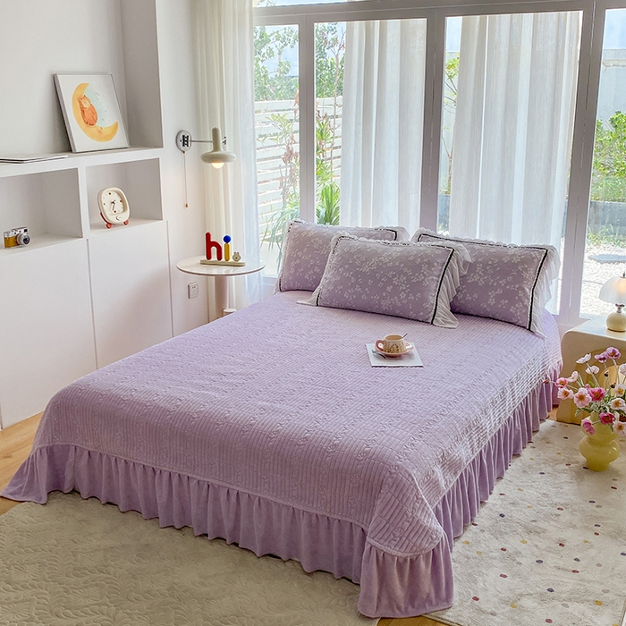 91家纺网 家纺一手货源 找家纺 恋尚羽家纺 2025新款韩版全消光烂花牛奶绒床盖四件套 樱花-紫色