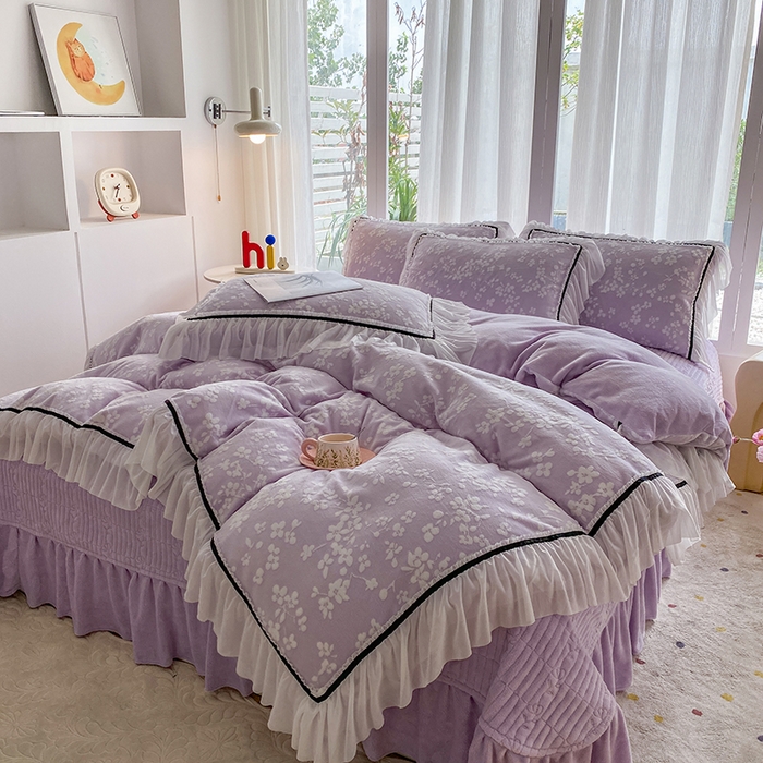 91家纺网 家纺一手货源 找家纺 恋尚羽家纺 2025新款韩版全消光烂花牛奶绒床盖四件套 樱花-紫色