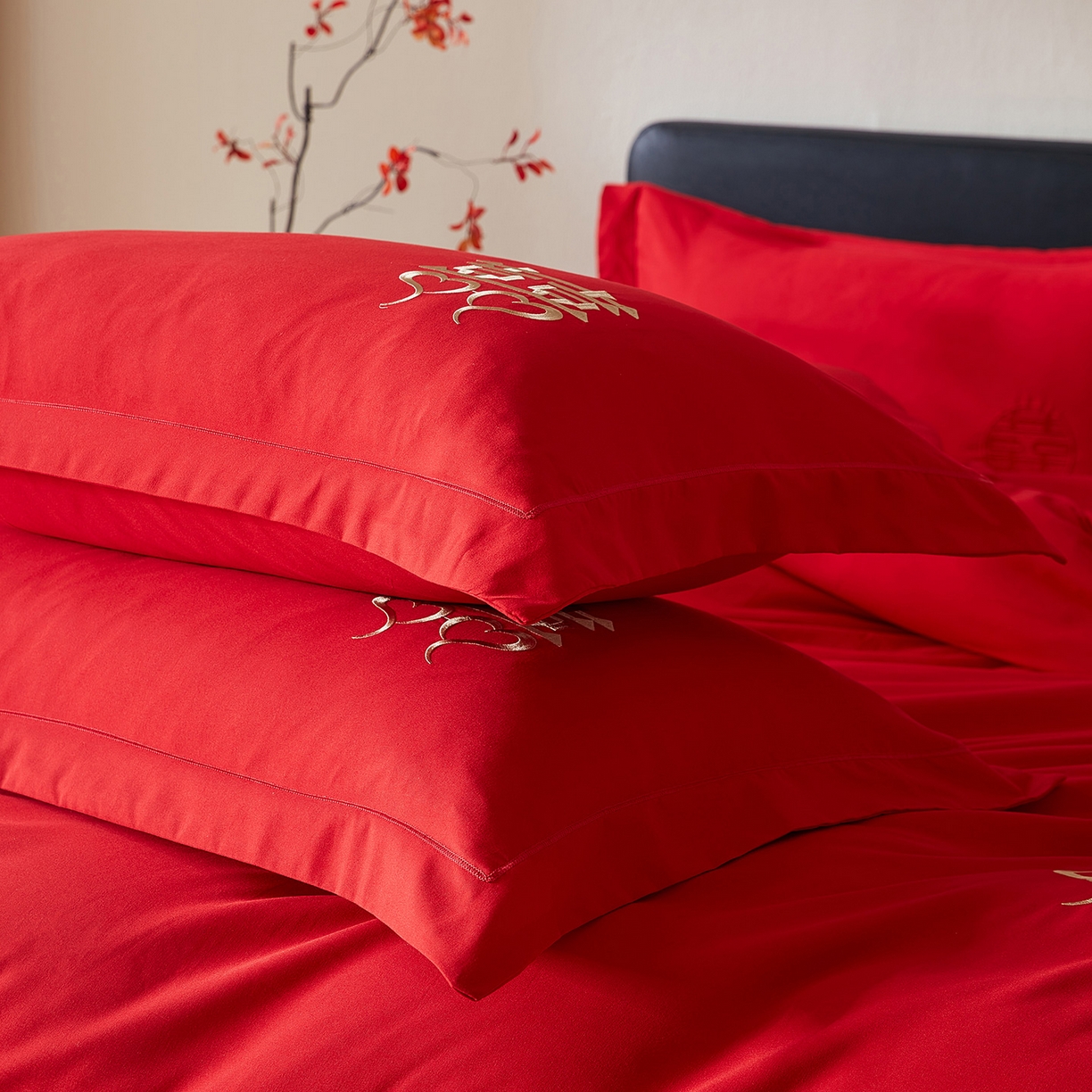 91家纺网 家纺一手货源 找家纺 丰淘家纺 2025新款新中式婚庆磨毛刺绣四件套 花间喜事