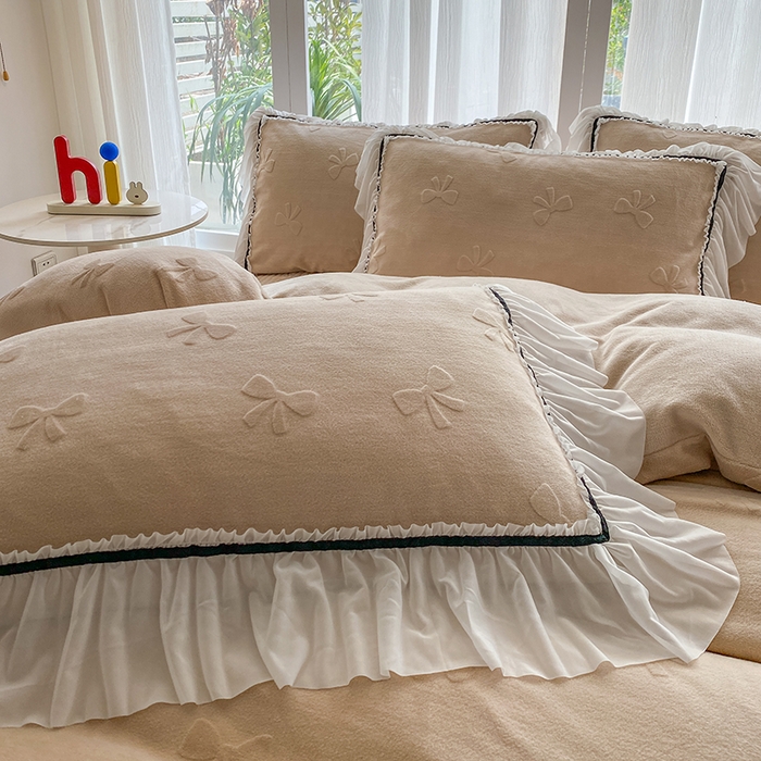 91家纺网 家纺一手货源 找家纺 恋尚羽家纺 2025新款韩版全消光烂花牛奶绒床盖四件套 蝴蝶-卡其