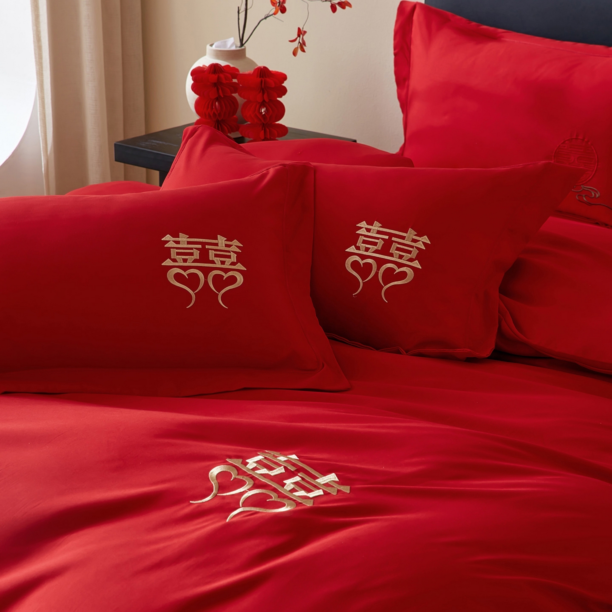 91家纺网 家纺一手货源 找家纺 丰淘家纺 2025新款新中式婚庆磨毛刺绣四件套 花间喜事