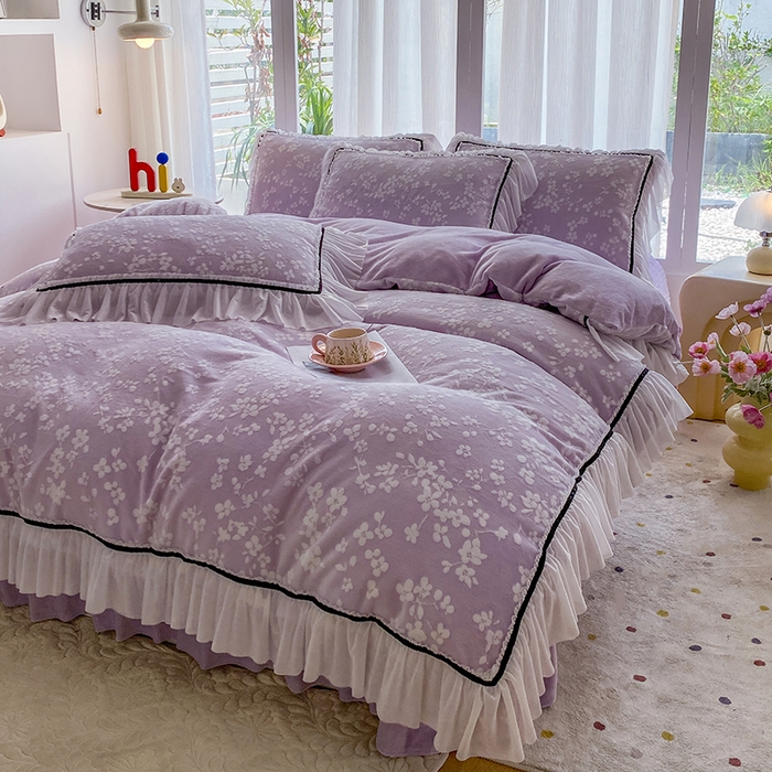 91家纺网 家纺一手货源 找家纺 恋尚羽家纺 2025新款韩版全消光烂花牛奶绒床盖四件套 樱花-紫色