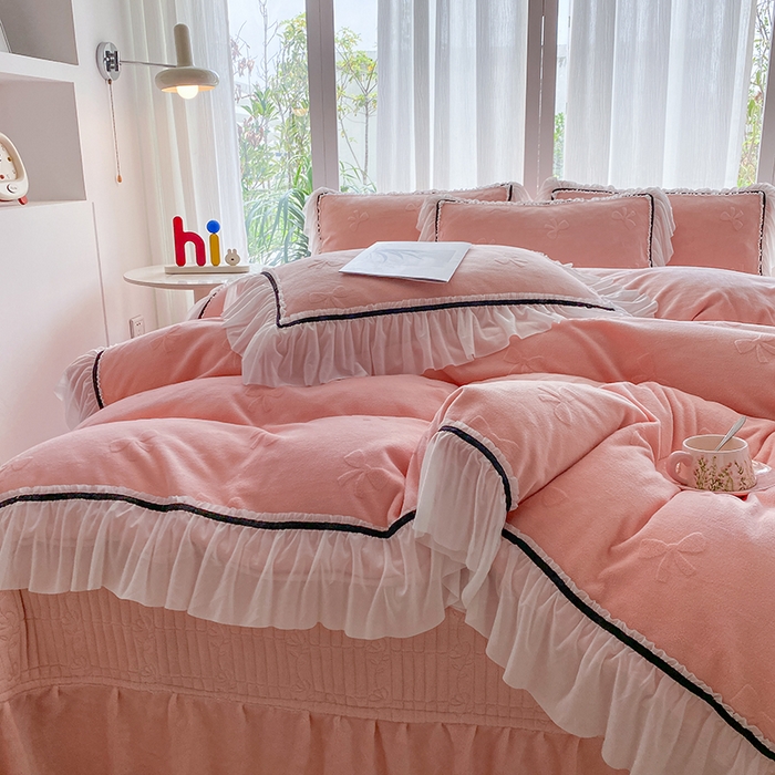 91家纺网 家纺一手货源 找家纺 恋尚羽家纺 2025新款韩版全消光烂花牛奶绒床盖四件套 蝴蝶-粉玉