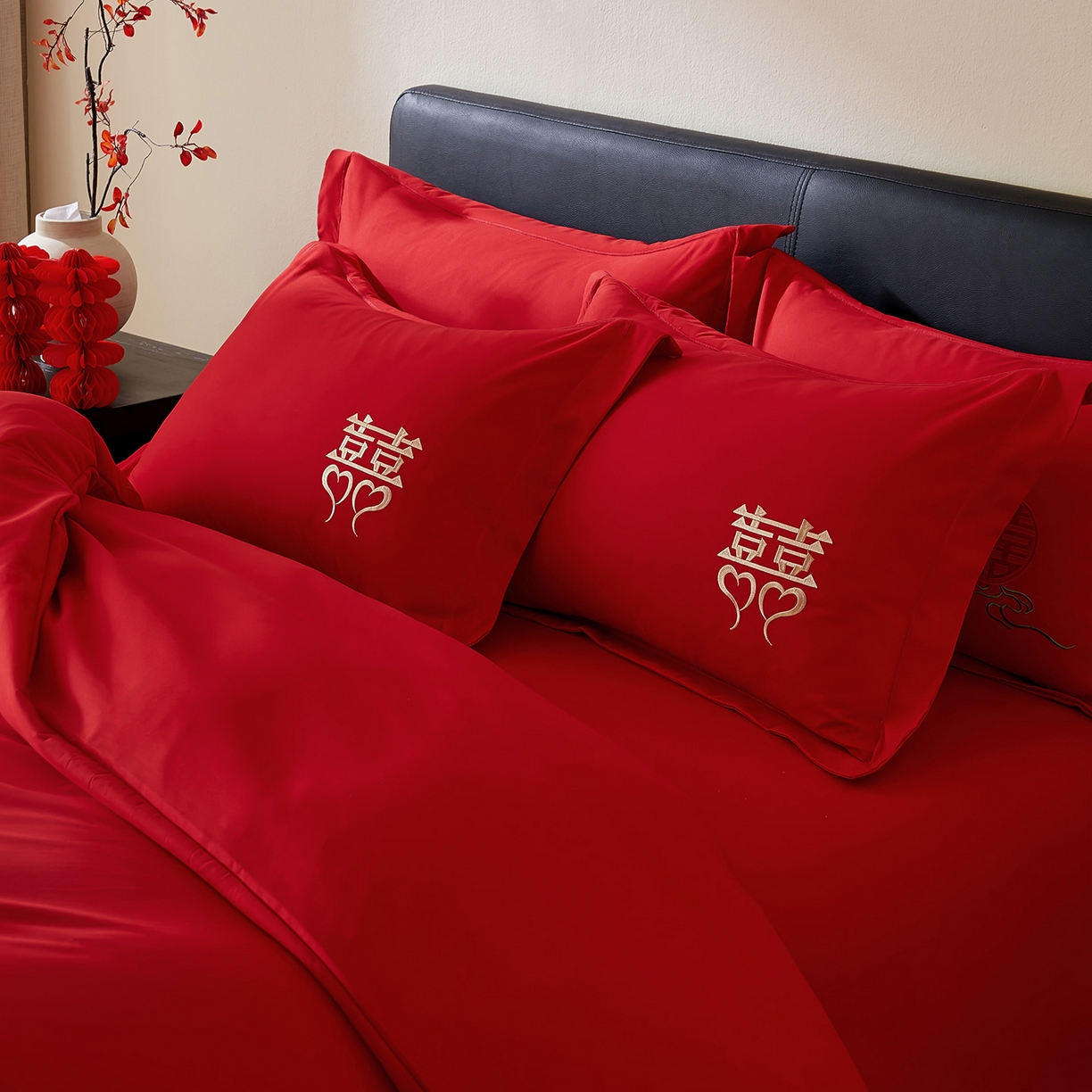 91家纺网 家纺一手货源 找家纺 丰淘家纺 2025新款新中式婚庆磨毛刺绣四件套 花间喜事