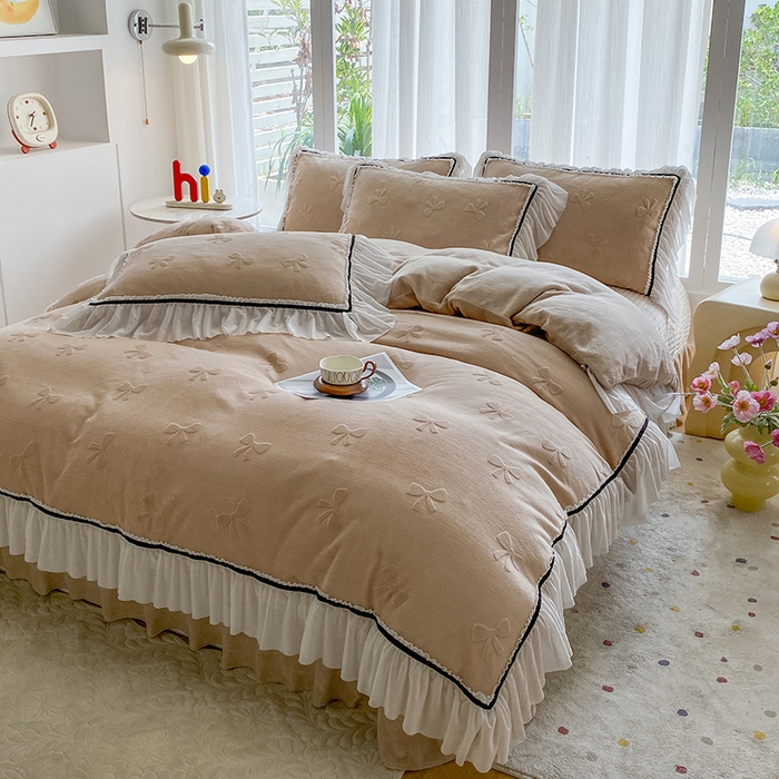 91家纺网 家纺一手货源 找家纺 恋尚羽家纺 2025新款韩版全消光烂花牛奶绒床盖四件套 蝴蝶-卡其