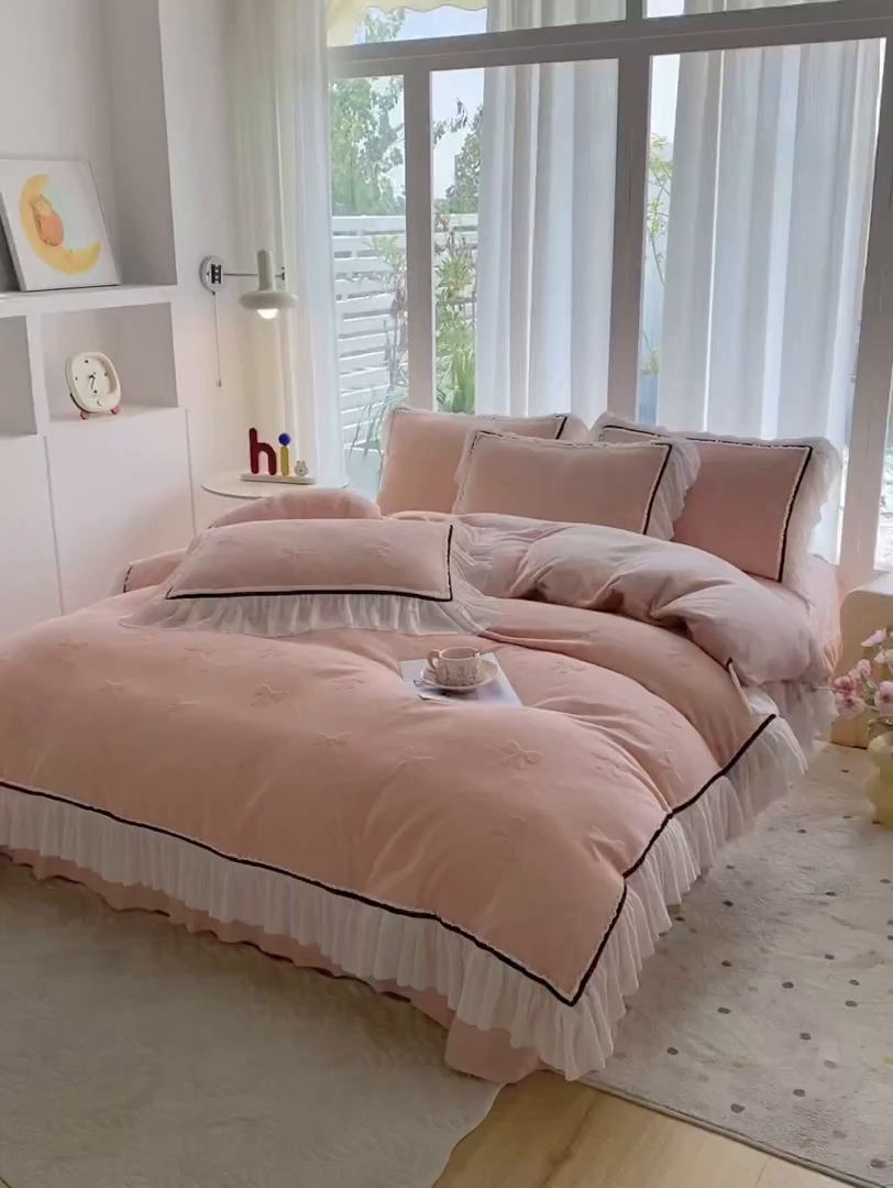 91家纺网 家纺一手货源 找家纺 恋尚羽家纺 2025新款韩版全消光烂花牛奶绒床盖四件套 蝴蝶-粉玉