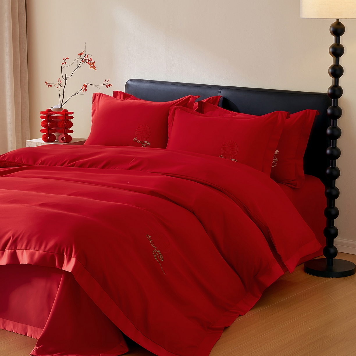 91家纺网 家纺一手货源 找家纺 丰淘家纺 2025新款新中式婚庆磨毛刺绣四件套 七彩祥云