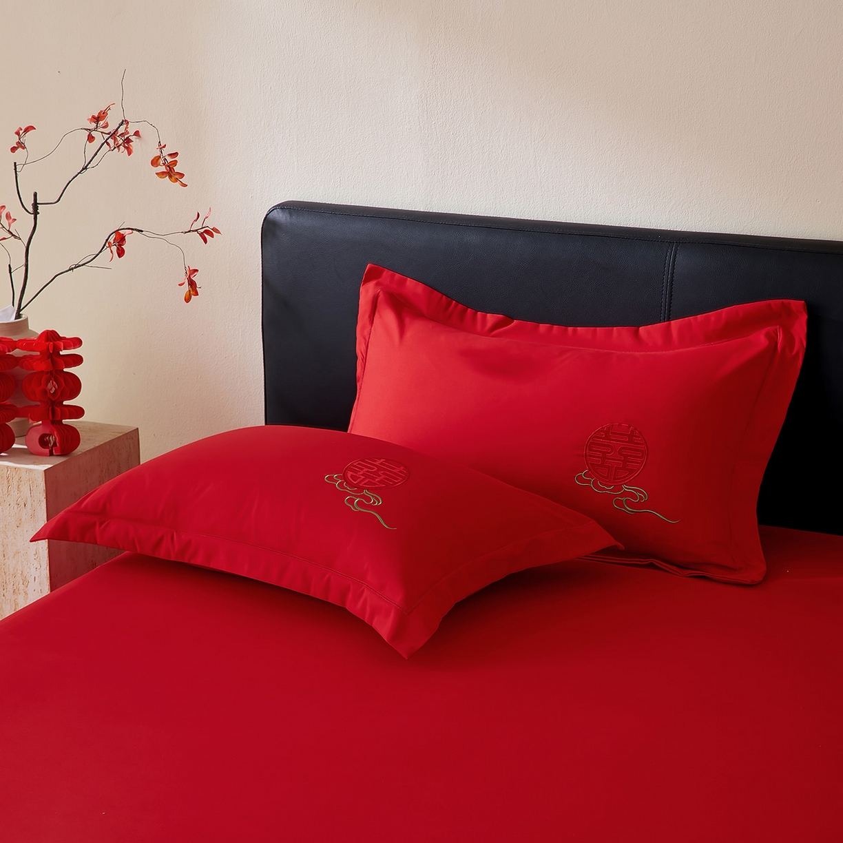 91家纺网 家纺一手货源 找家纺 丰淘家纺 2025新款新中式婚庆磨毛刺绣四件套 七彩祥云