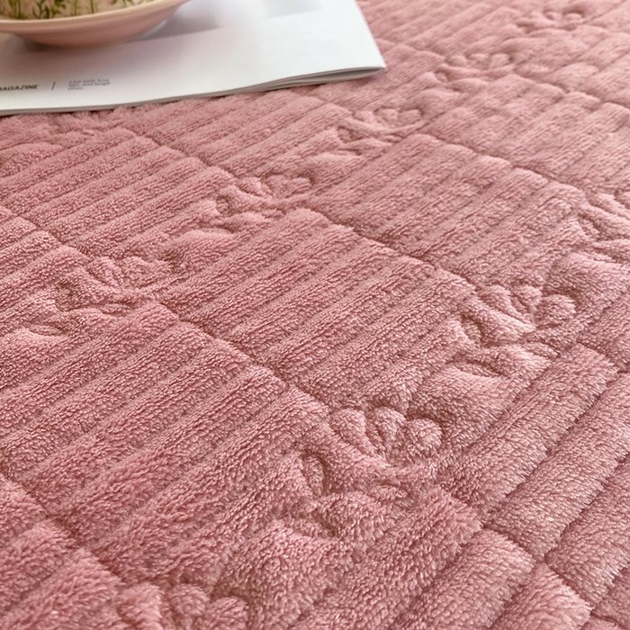 91家纺网 家纺一手货源 找家纺 恋尚羽家纺 2025新款韩版全消光烂花牛奶绒床盖四件套 樱花-豆沙