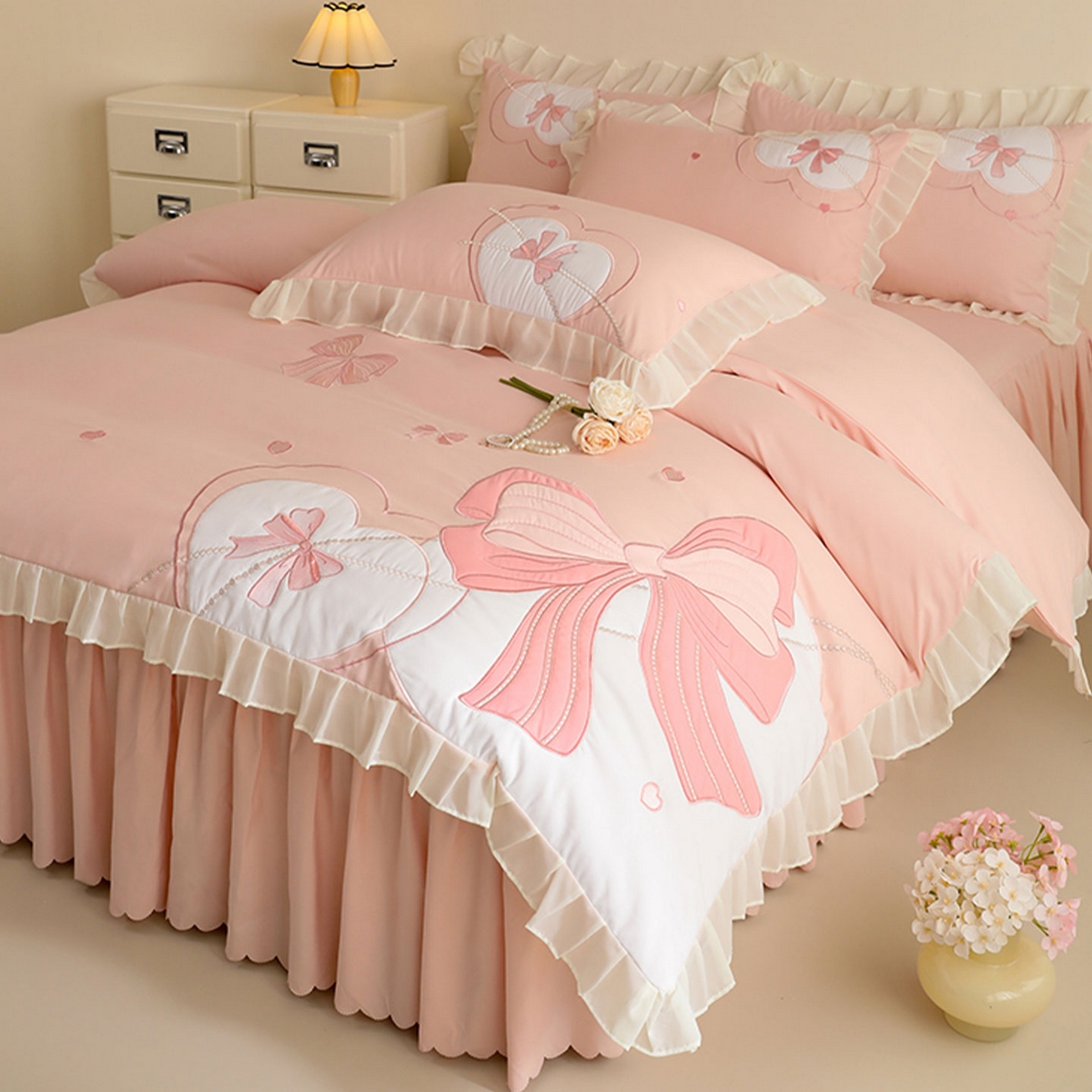 91家纺网 家纺一手货源 找家纺 慕语家纺 2025新款磨毛亲肤贴布绣浪漫告白四件套（专版花型） 浪漫告白-粉