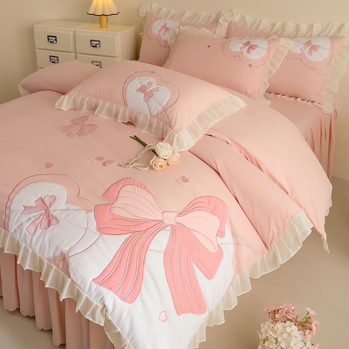 91家纺网 家纺一手货源 找家纺 慕语家纺 2025新款磨毛亲肤贴布绣浪漫告白四件套（专版花型） 浪漫告白-粉