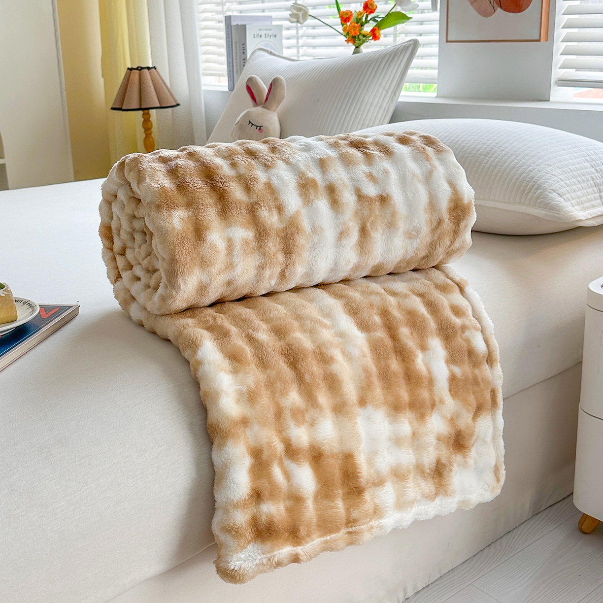 91家纺网 家纺一手货源 找家纺 （总）悦织湾家纺 2025新款炫彩仿兔毛绒泡泡绒牛奶绒法兰绒毛毯休闲毯沙发盖毯跨境外贸出口专供