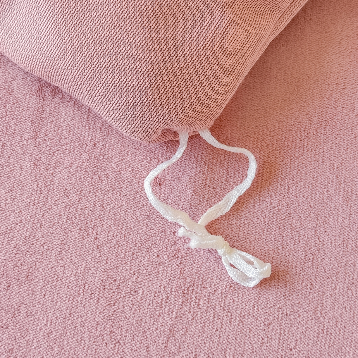 91家纺网 家纺一手货源 找家纺 恋尚羽家纺 2025新款加厚全消光绣花牛奶绒宽边四件套 豆沙色