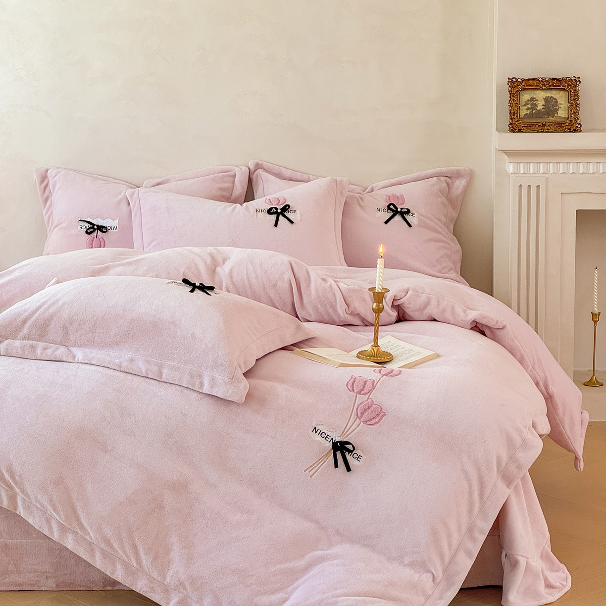 91家纺网 家纺一手货源 找家纺 恋尚羽家纺 2025新款加厚全消光绣花牛奶绒宽边四件套 紫色