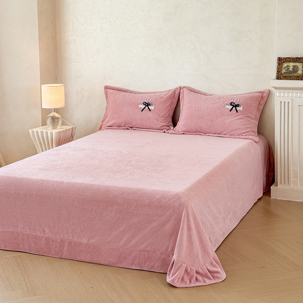 91家纺网 家纺一手货源 找家纺 （总）恋尚羽家纺 2025新款加厚全消光绣花牛奶绒宽边四件套