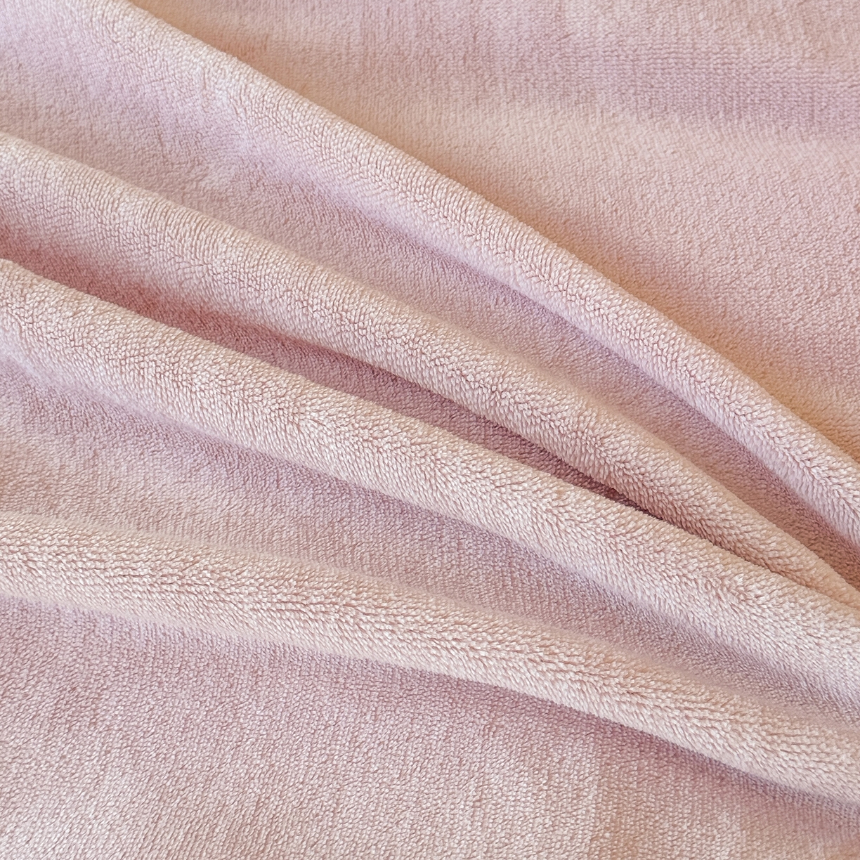 91家纺网 家纺一手货源 找家纺 恋尚羽家纺 2025新款加厚全消光绣花牛奶绒宽边四件套 紫色