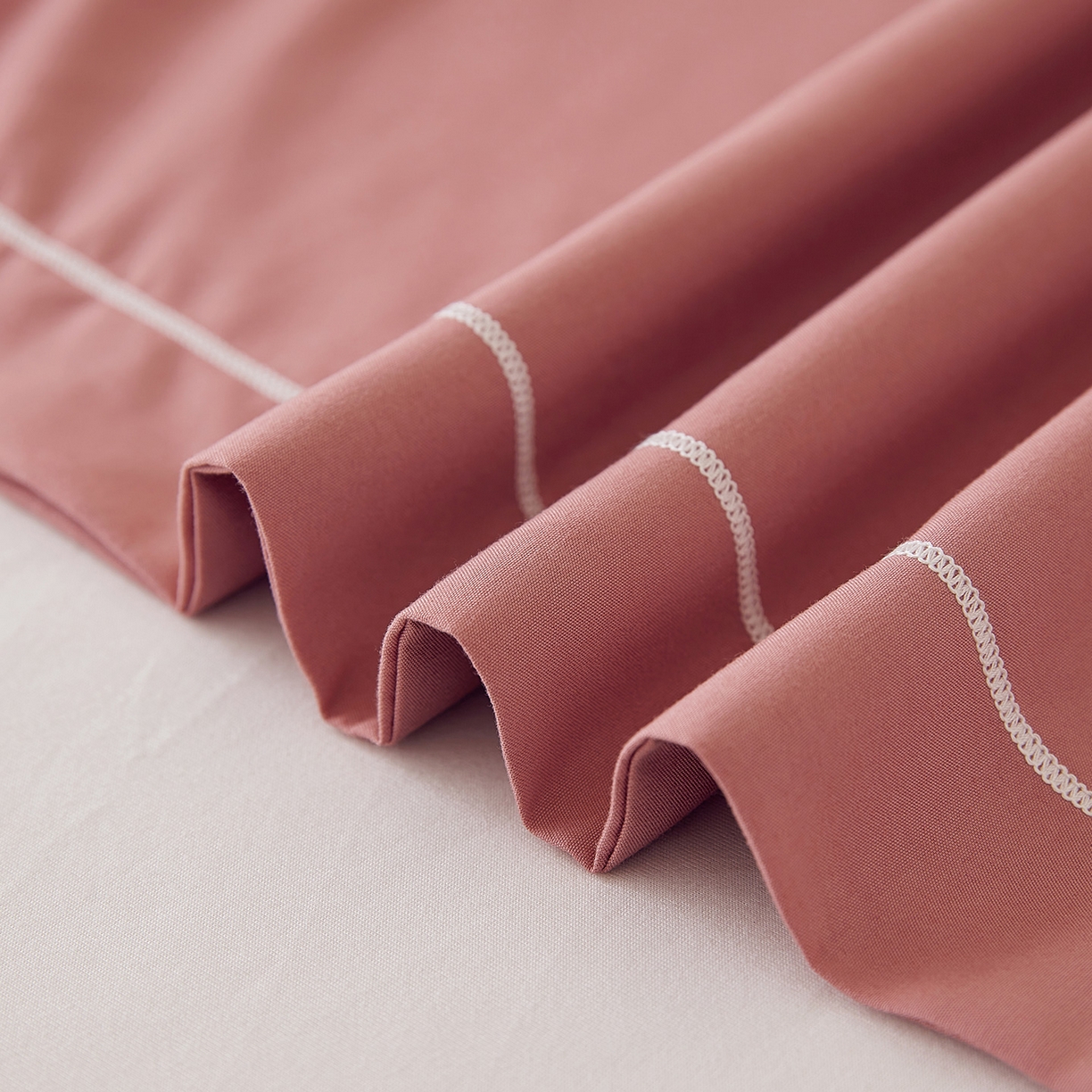 91家纺网 家纺一手货源 找家纺 （总）丰淘家纺 2025新款60水洗棉精美刺绣枕套-牡丹花开