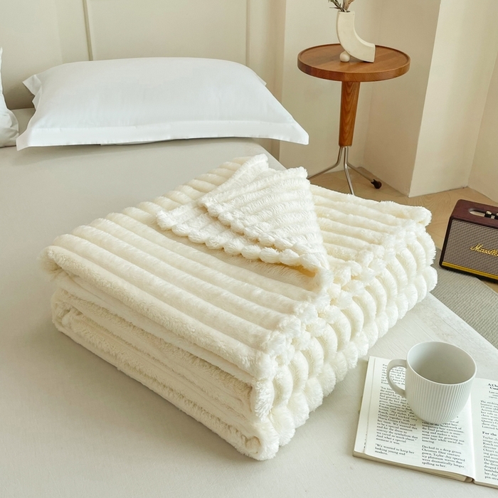 91家纺网 家纺一手货源 找家纺 （总）雅芝蓝 2025新款跨境外贸直播爆品兔毛绒高克重多功能抽条毛毯盖毯午睡毯