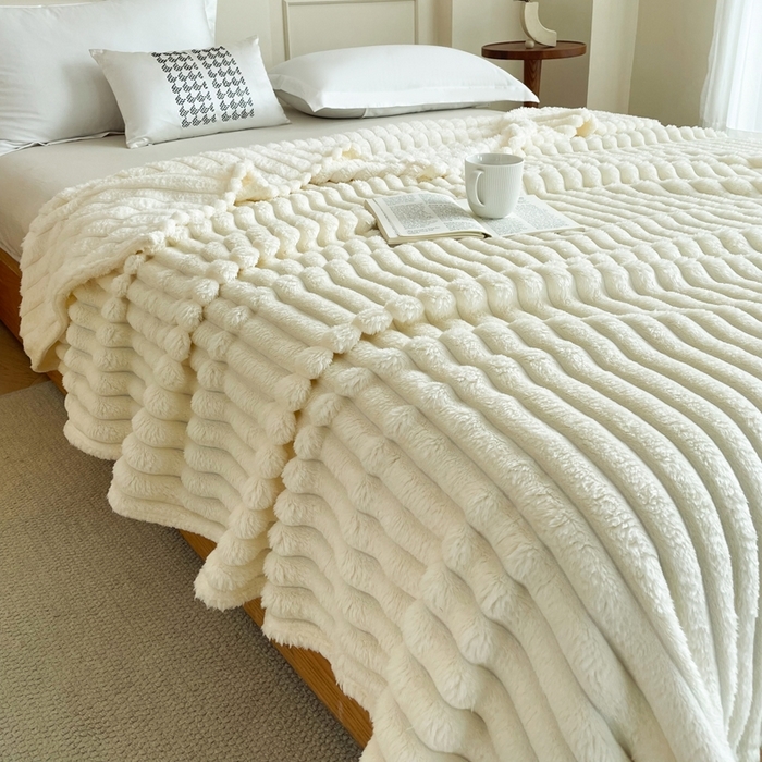 91家纺网 家纺一手货源 找家纺 （总）雅芝蓝 2025新款跨境外贸直播爆品兔毛绒高克重多功能抽条毛毯盖毯午睡毯