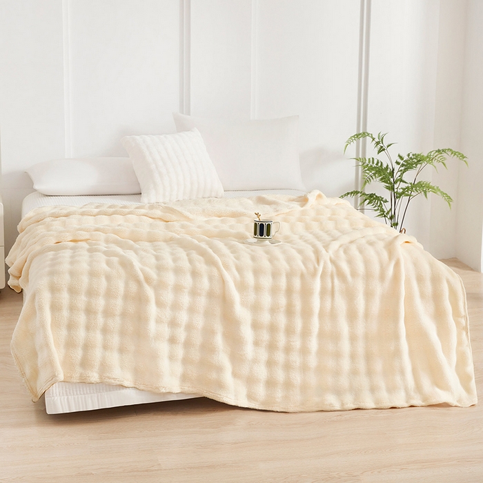 91家纺网 家纺一手货源 找家纺 悦织湾家纺 2025新款炫彩仿兔毛绒泡泡绒牛奶绒法兰绒毛毯休闲毯沙发盖毯跨境外贸出口专供 炫彩米白