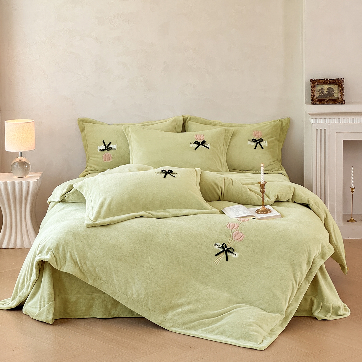 91家纺网 家纺一手货源 找家纺 （总）恋尚羽家纺 2025新款加厚全消光绣花牛奶绒宽边四件套