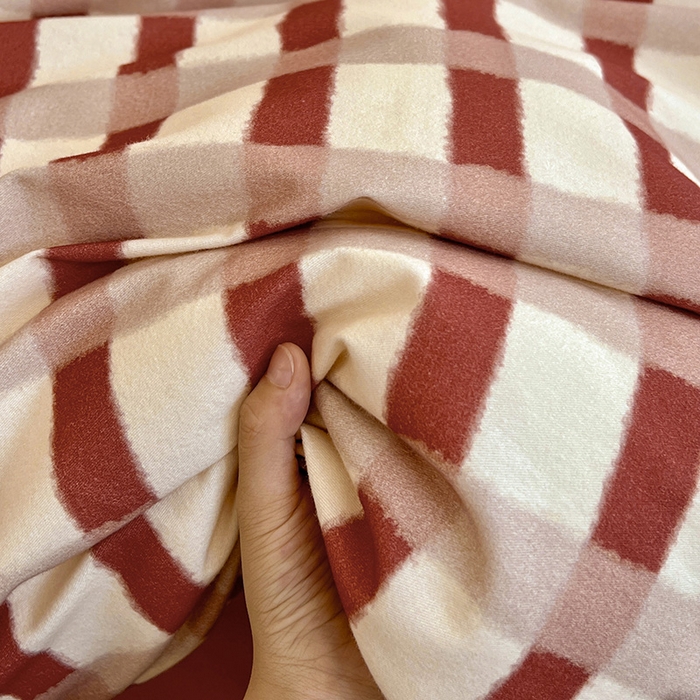 91家纺网 家纺一手货源 找家纺 忆生活 2025秋冬全棉加厚磨毛贝壳边四件套格言-红