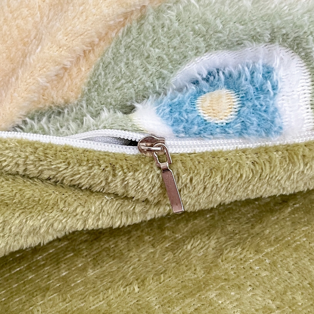 91家纺网 家纺一手货源 找家纺 川悦生活 2025新款立体雪花绒印花四件套学生床系列一场景二 甜系龙龙