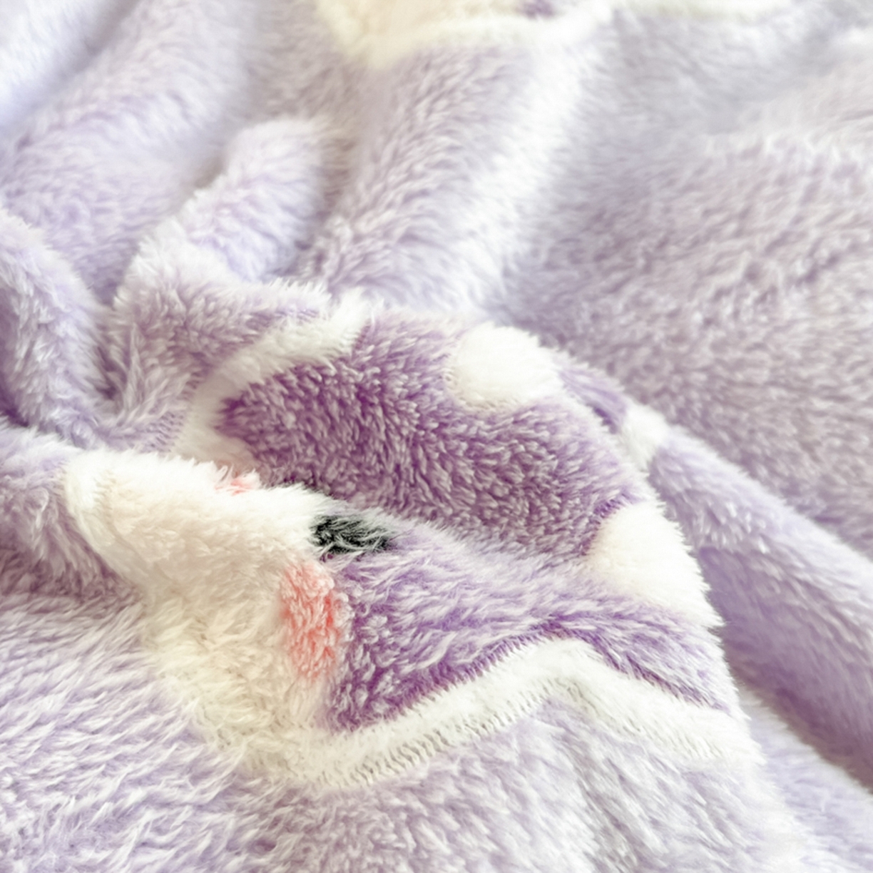 91家纺网 家纺一手货源 找家纺 川悦生活 2025新款立体雪花绒印花四件套学生床系列一场景二 妮娜兔