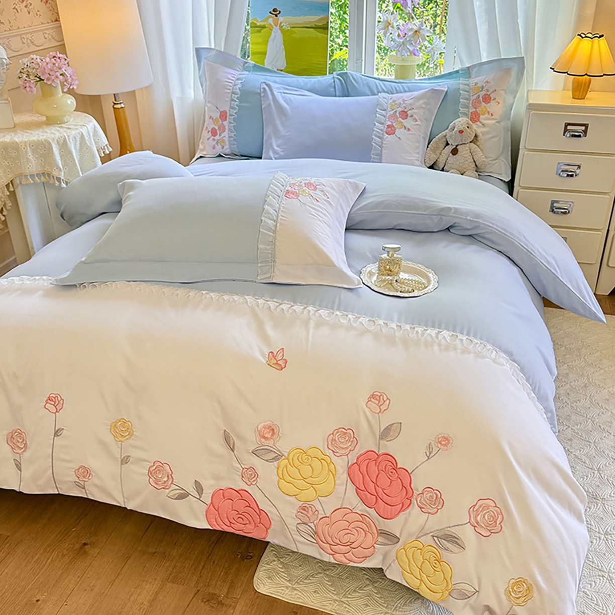 91家纺网 家纺一手货源 找家纺 慕语家纺 2025新款磨毛亲肤贴布绣伊丽莎白四件套（专版花型） 伊丽莎白--天空蓝