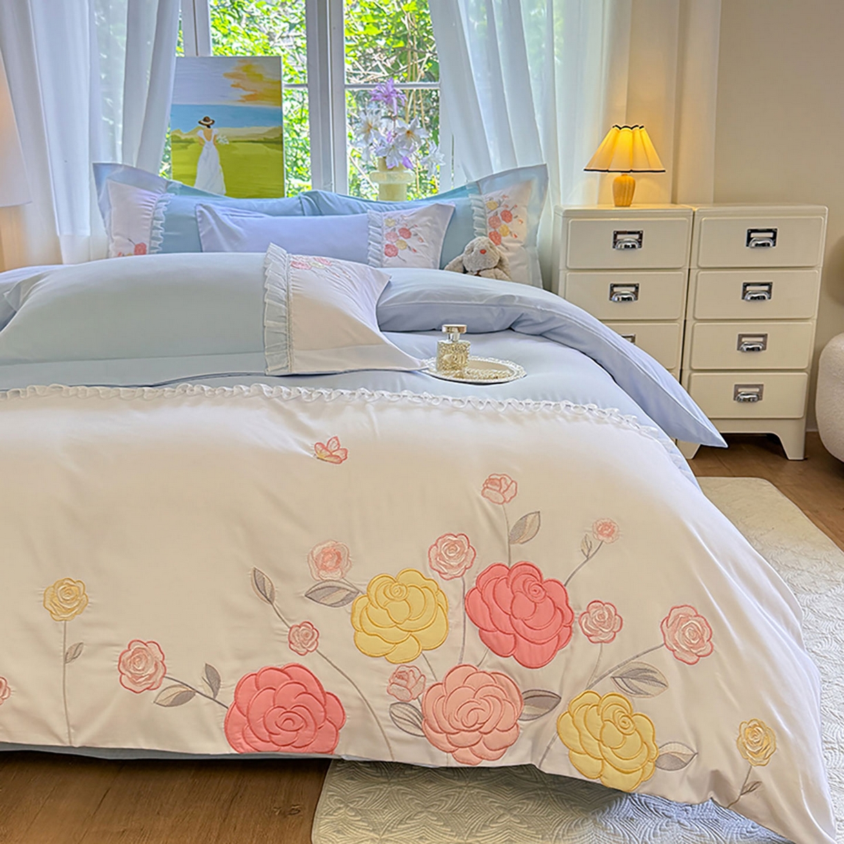 91家纺网 家纺一手货源 找家纺 慕语家纺 2025新款磨毛亲肤贴布绣伊丽莎白四件套（专版花型） 伊丽莎白--天空蓝