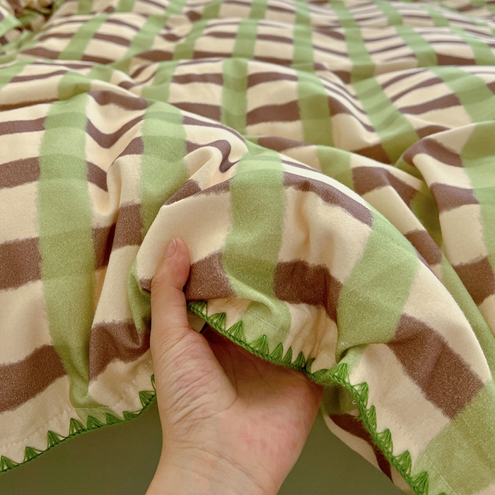 91家纺网 家纺一手货源 找家纺 忆生活 2025秋冬全棉加厚磨毛贝壳边四件套格言-绿