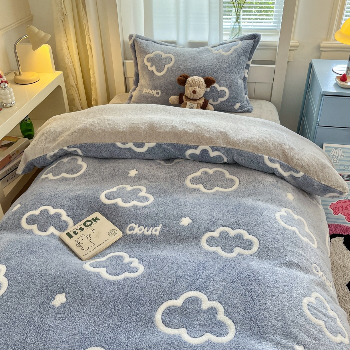 91家纺网 家纺一手货源 找家纺 川悦生活 2025新款立体雪花绒印花四件套学生床系列一场景二 奶味云朵