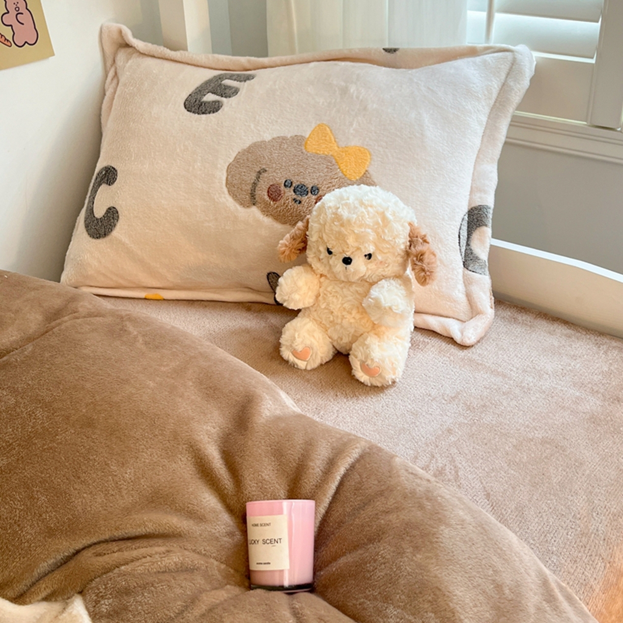 91家纺网 家纺一手货源 找家纺 川悦生活 2025新款立体雪花绒印花四件套学生床系列一场景二 可可小狗