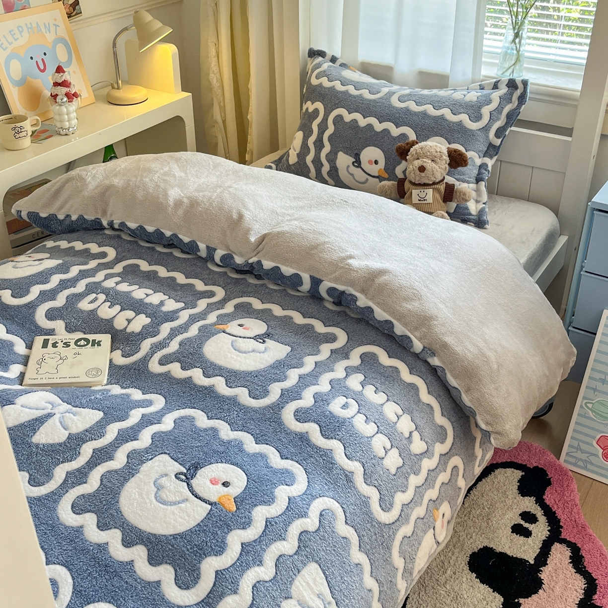 川悦生活 2025新款立体雪花绒印花四件套学生床系列一场景二 快乐鸭鸭