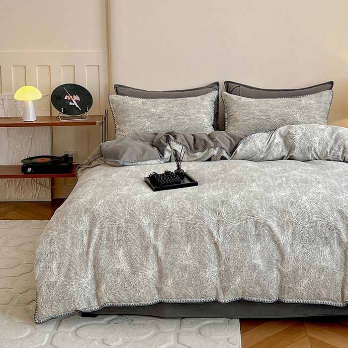 91家纺网 家纺一手货源 找家纺 忆生活 2025秋冬全棉加厚磨毛贝壳边四件套南初-灰