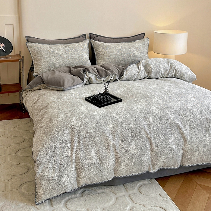 91家纺网 家纺一手货源 找家纺 忆生活 2025秋冬全棉加厚磨毛贝壳边四件套南初-灰