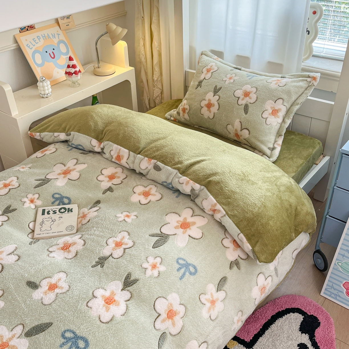 川悦生活 2025新款立体雪花绒印花四件套学生床系列一场景二 奶芙小花