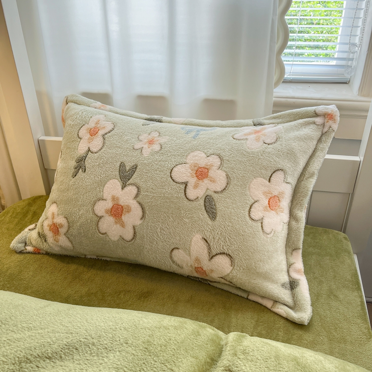 91家纺网 家纺一手货源 找家纺 川悦生活 2025新款立体雪花绒印花四件套学生床系列一场景二 奶芙小花