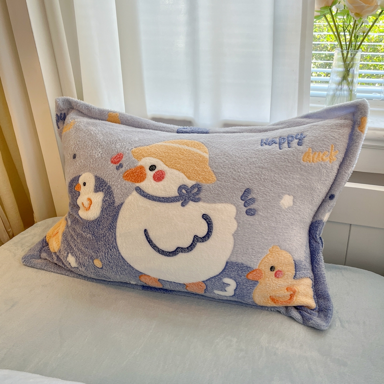 91家纺网 家纺一手货源 找家纺 川悦生活 2025新款立体雪花绒印花四件套学生床系列一场景二 哒哒鸭丫