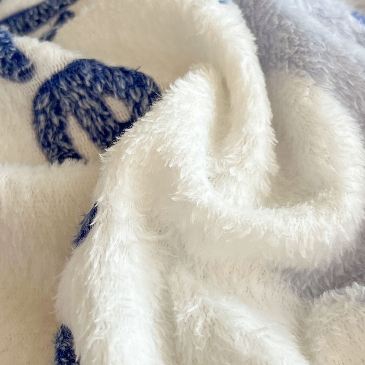 91家纺网 家纺一手货源 找家纺 川悦生活 2025新款立体雪花绒印花四件套学生床系列一场景二 哒哒鸭丫