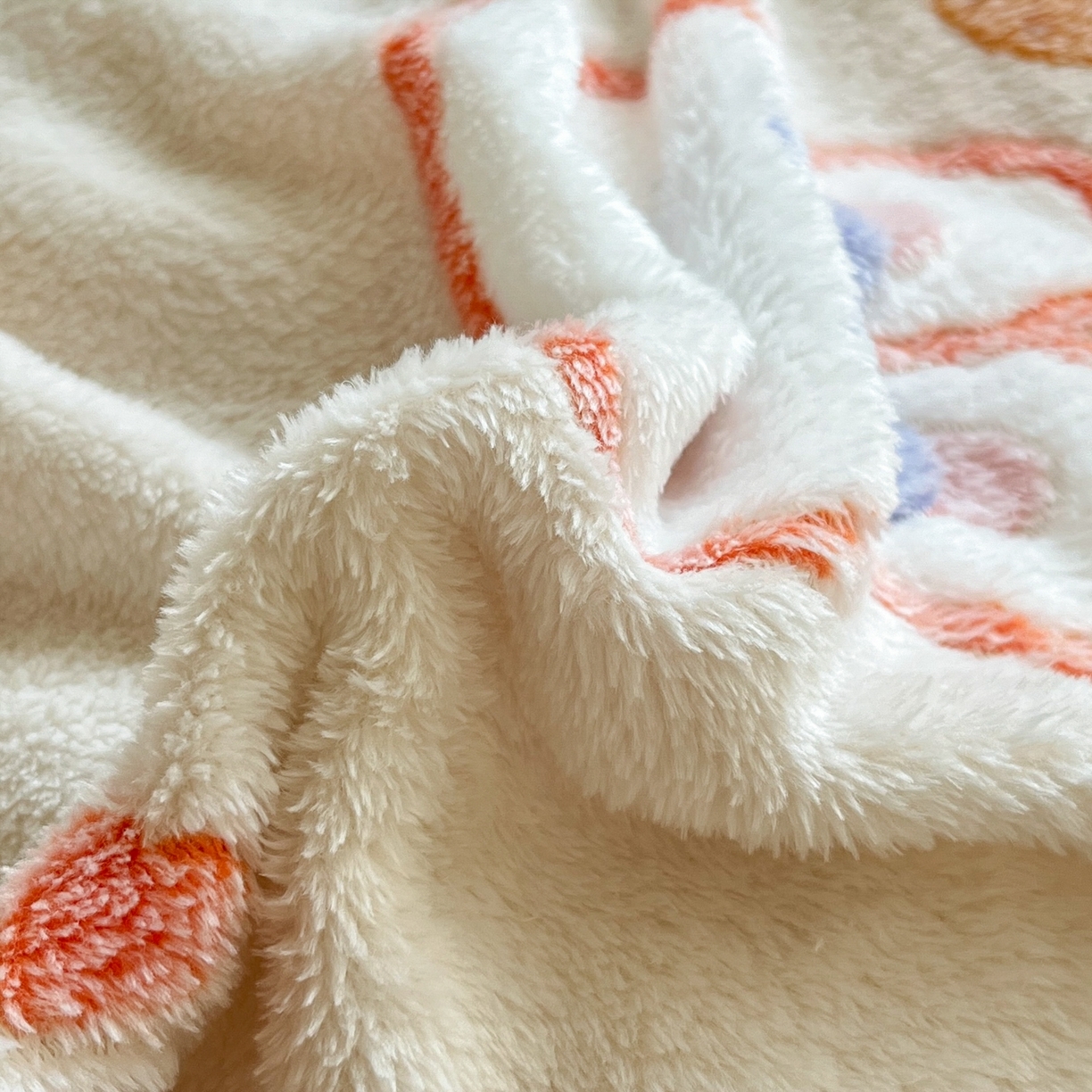 91家纺网 家纺一手货源 找家纺 川悦生活 2025新款立体雪花绒印花四件套学生床系列一场景二 橘兔