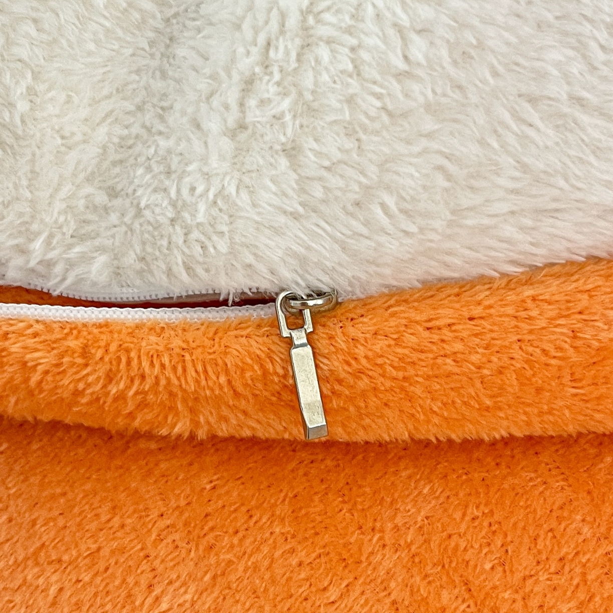 91家纺网 家纺一手货源 找家纺 川悦生活 2025新款立体雪花绒印花四件套学生床系列一场景二 橘兔