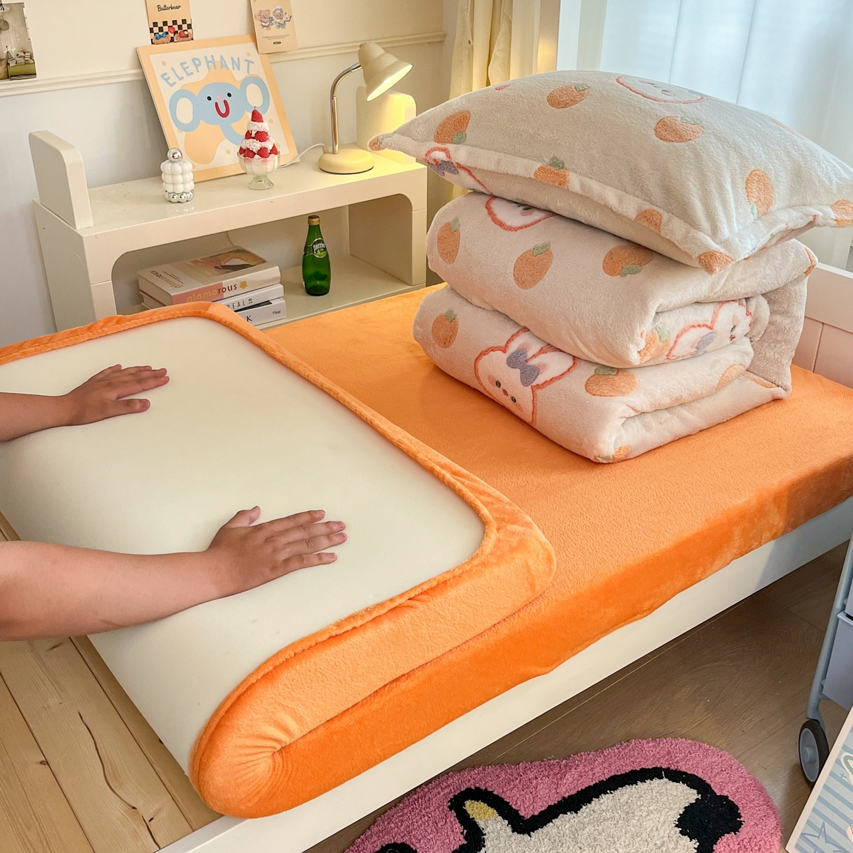 91家纺网 家纺一手货源 找家纺 川悦生活 2025新款立体雪花绒印花四件套学生床系列一场景二 橘兔