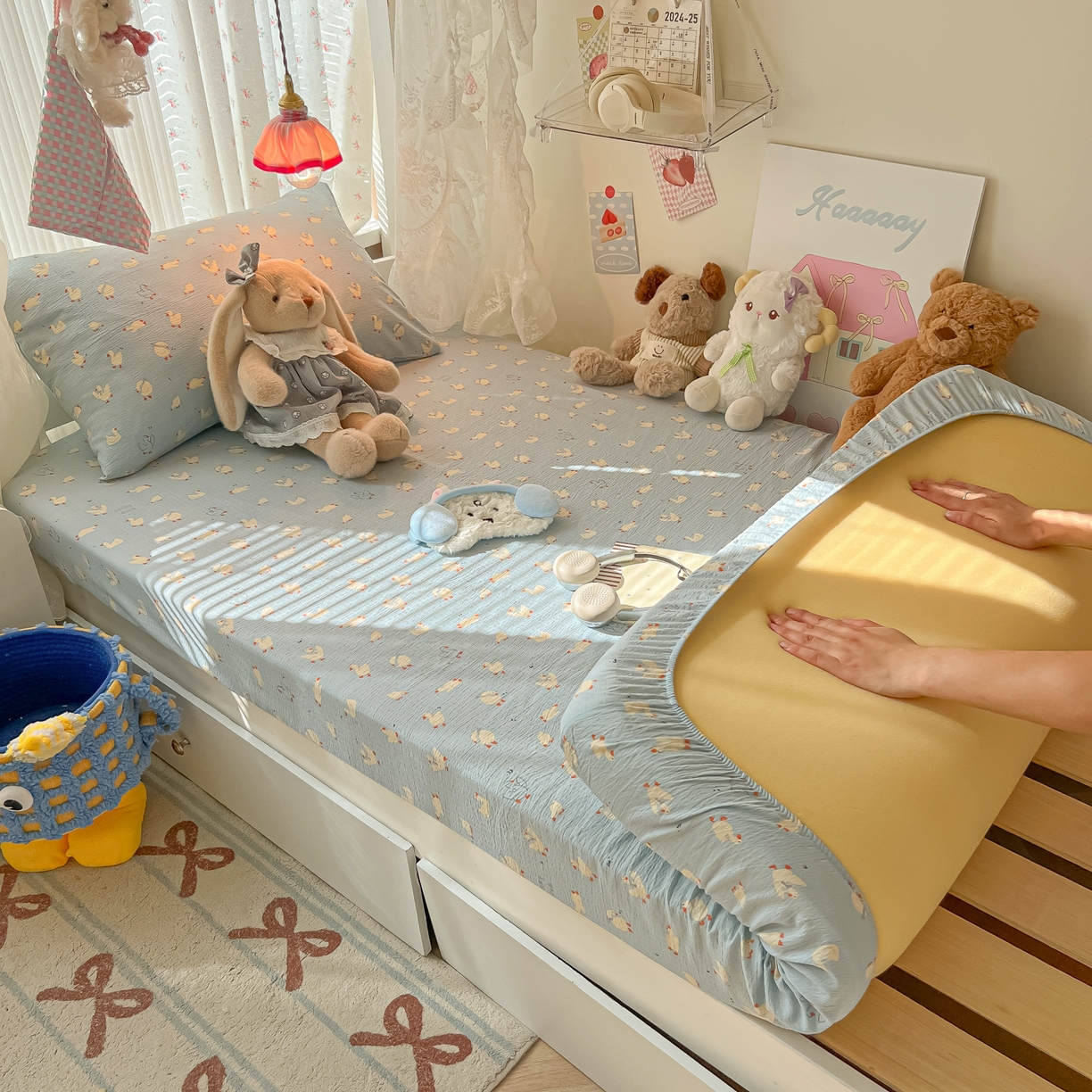 91家纺网 家纺一手货源 找家纺 韩巢家纺 2025新款A类学生宿舍上下铺床笠单件床垫保护罩枕套三件套 向天歌大鹅