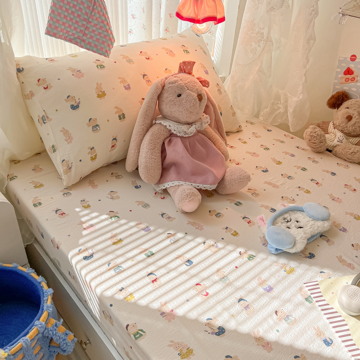 91家纺网 家纺一手货源 找家纺 韩巢家纺 2025新款A类学生宿舍上下铺床笠单件床垫保护罩枕套三件套 兔子集合